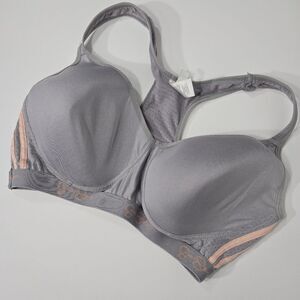 Jessica Simpson bra